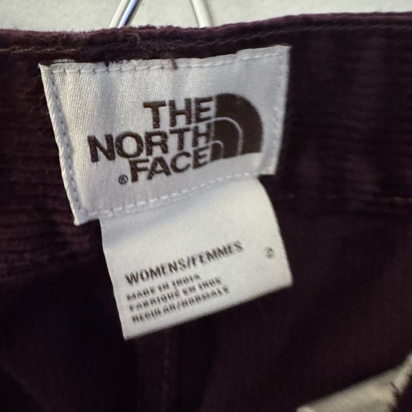 The North Face dark burgundy cargo corduroy pants Size 2 - Picture 3 of 9